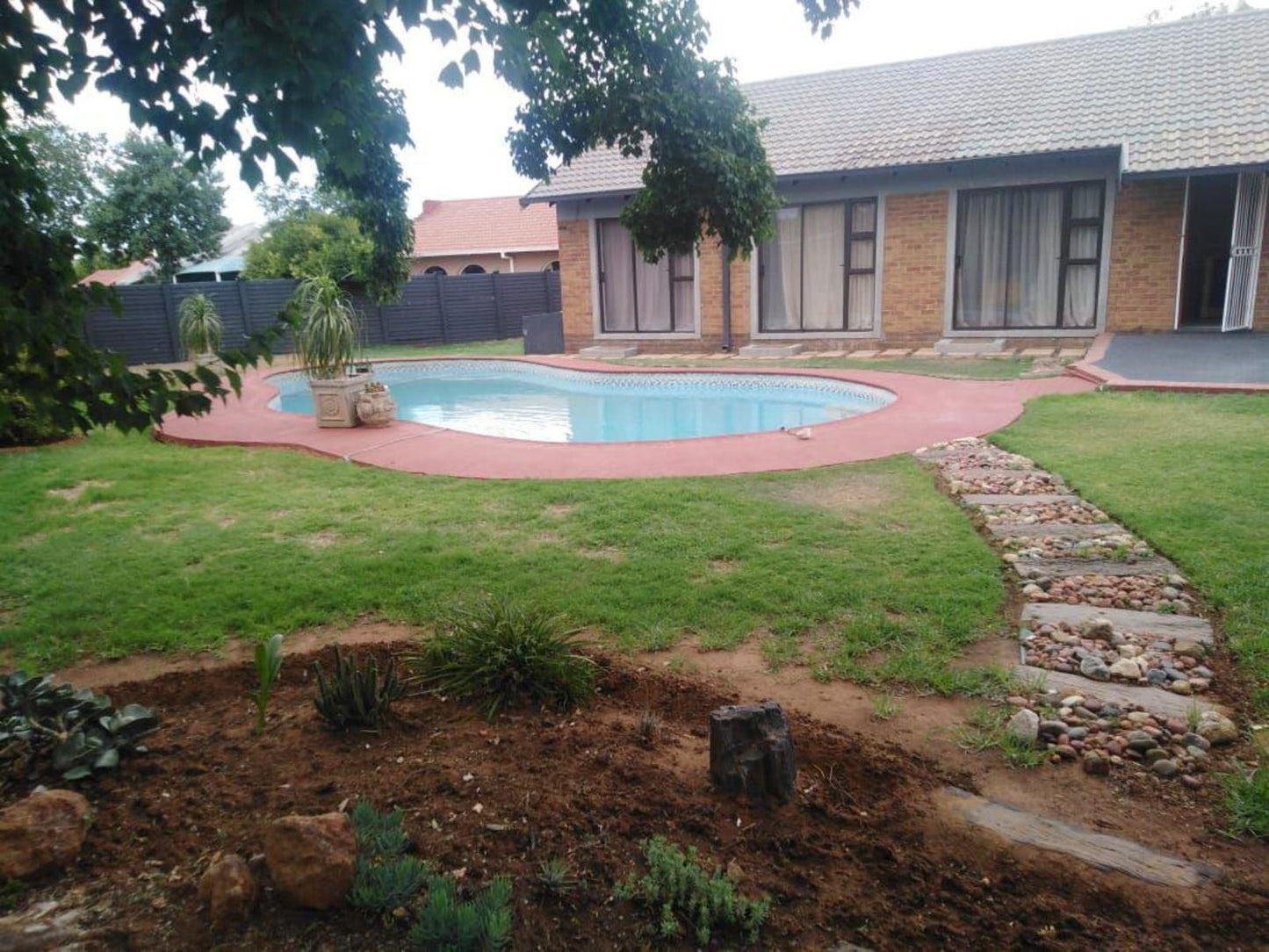 Bountyful Guest House Fichardt Park Bloemfontein Free State South Africa House, Building, Architecture, Garden, Nature, Plant, Swimming Pool