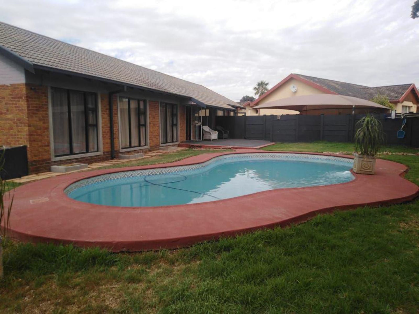 Bountyful Guest House Fichardt Park Bloemfontein Free State South Africa Swimming Pool