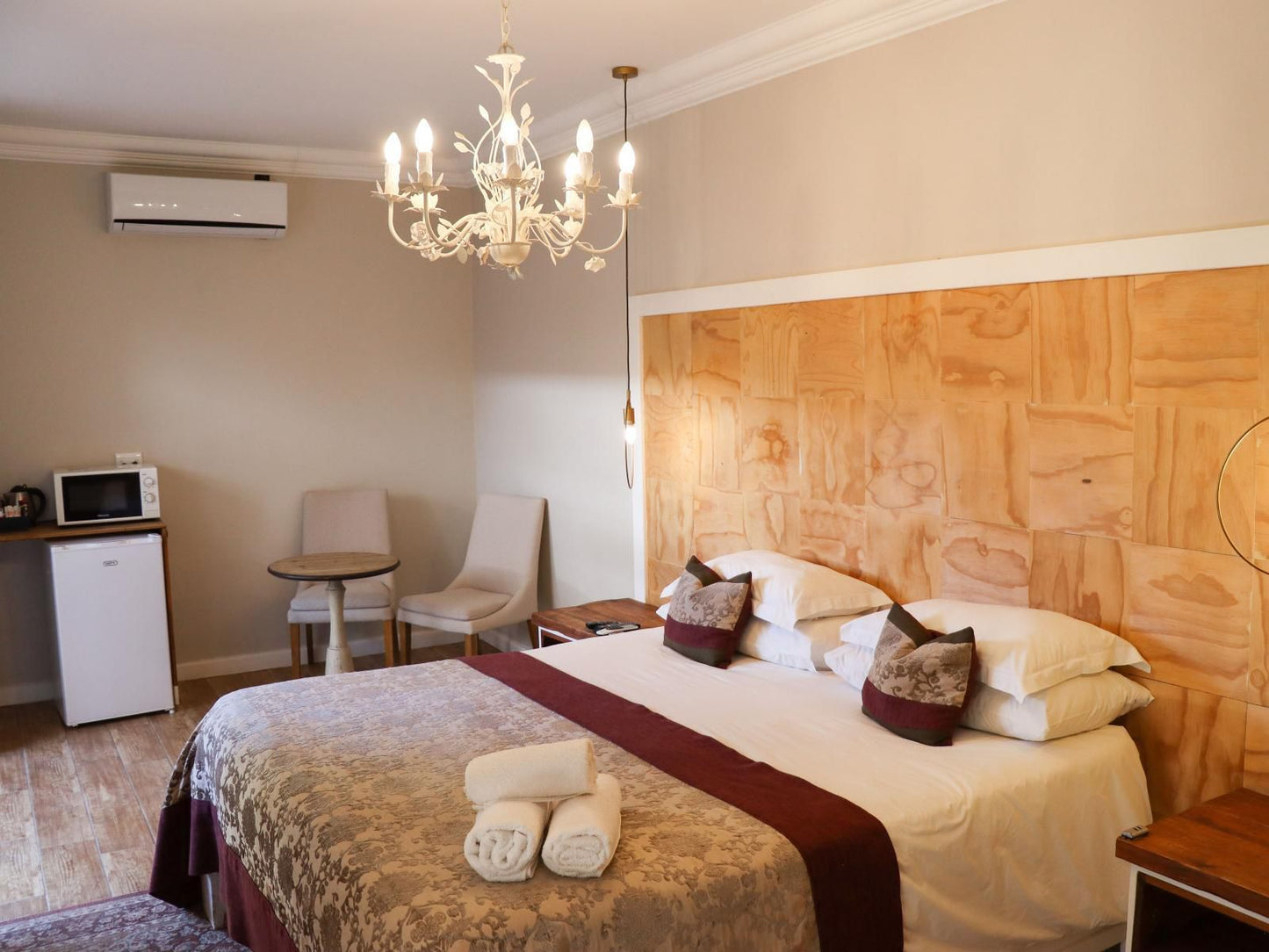 Boutique Guesthouse Mariental, Double Room (King), Bedroom