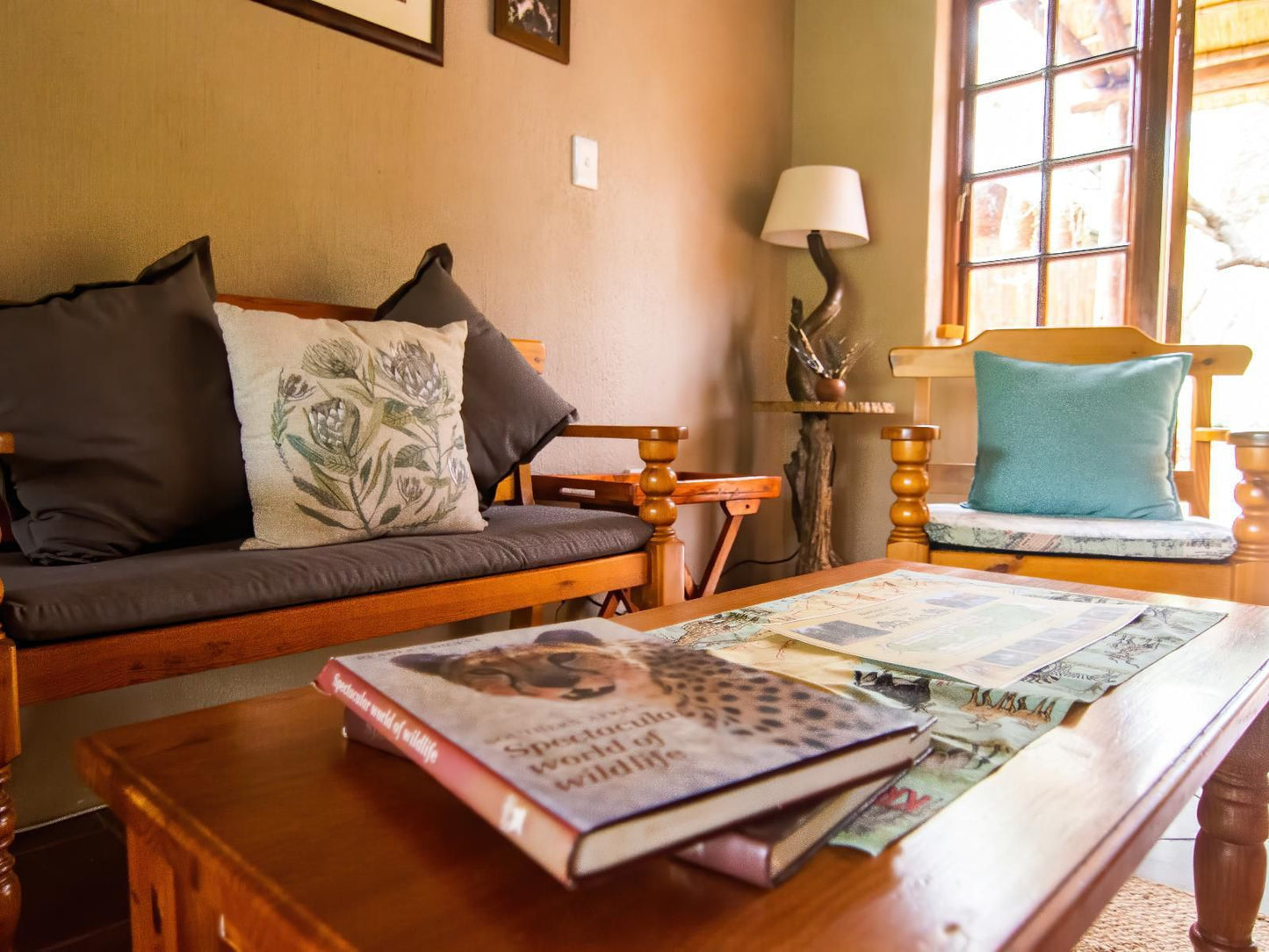 Braai Safaris Lodge, Living Room