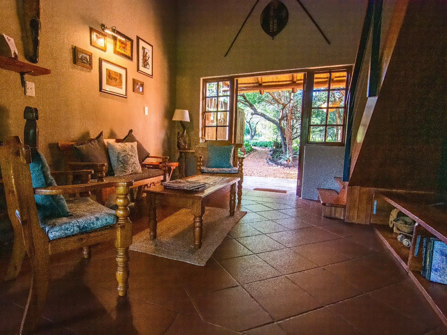 Braai Safaris Lodge, Living Room