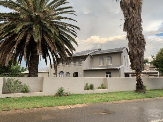 Brackendowns Guest Star Brackendowns Johannesburg Gauteng South Africa House, Building, Architecture, Palm Tree, Plant, Nature, Wood