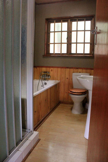 Brambleberry Lakeside Cabin Nottingham Road Kwazulu Natal South Africa Bathroom