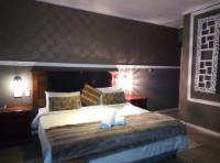 Room 4 King Suite Delux @ Bread & Barrel Bellville Guesthouse