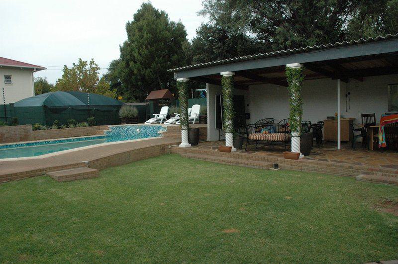 Garden, Nature, Plant, Swimming Pool, Brebner Place, Westdene (Bloemfontein), Bloemfontein