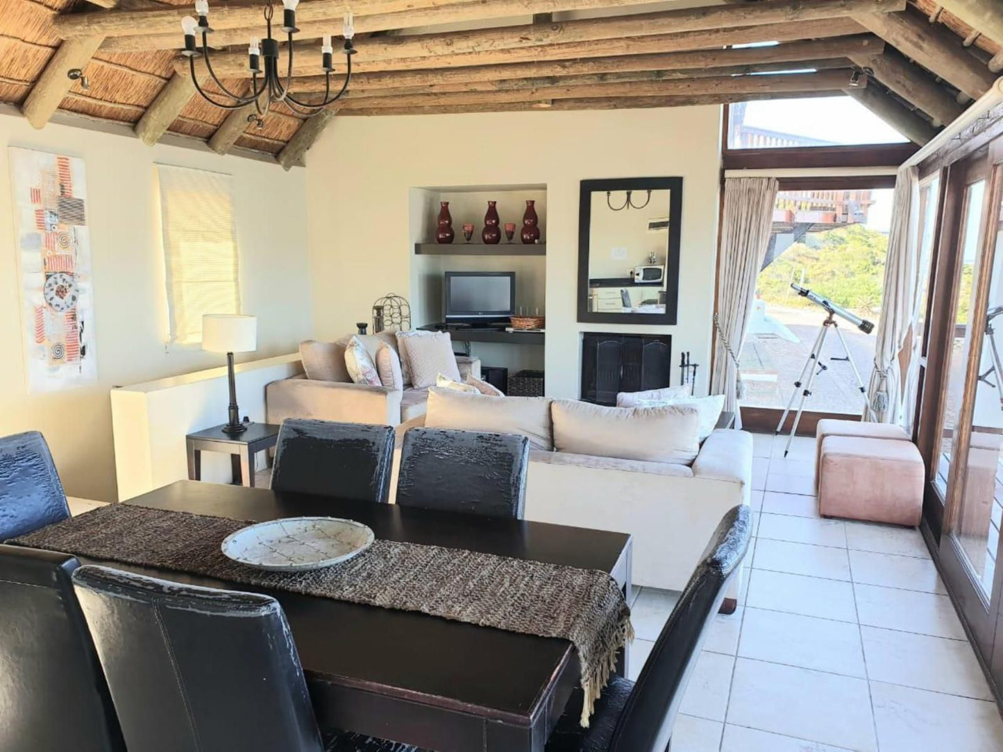 Breede River Lodge & Fishing Resort, S/c standard unit 215, Living Room