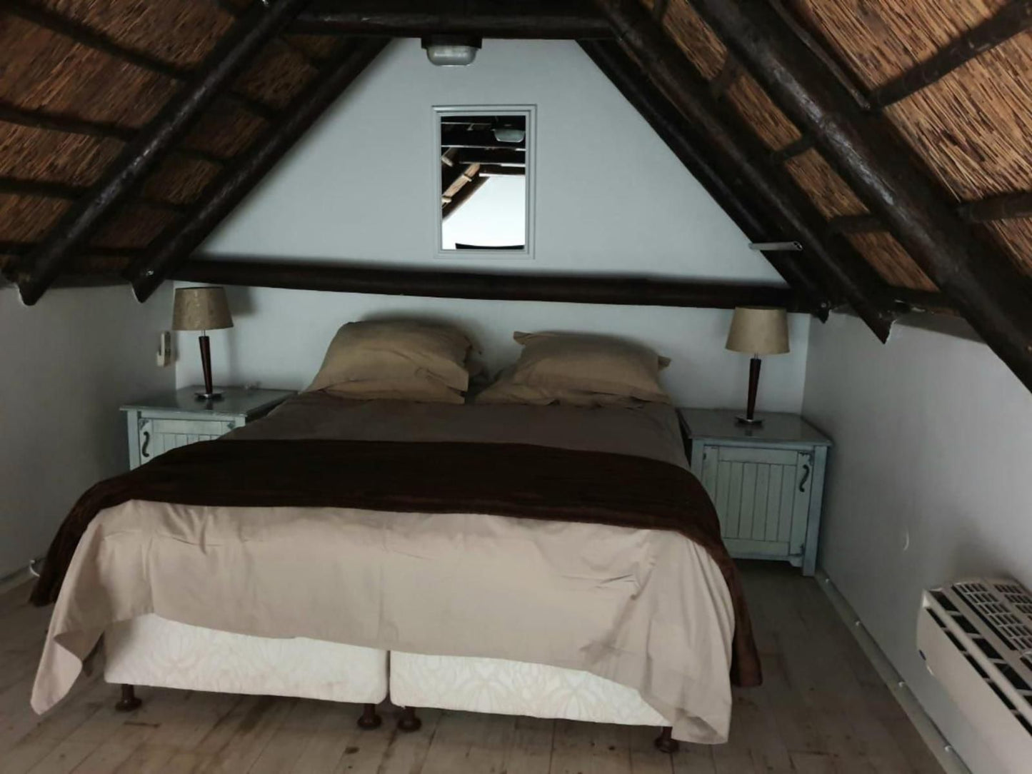 Breede River Lodge & Fishing Resort, S/c studio 305, Bedroom