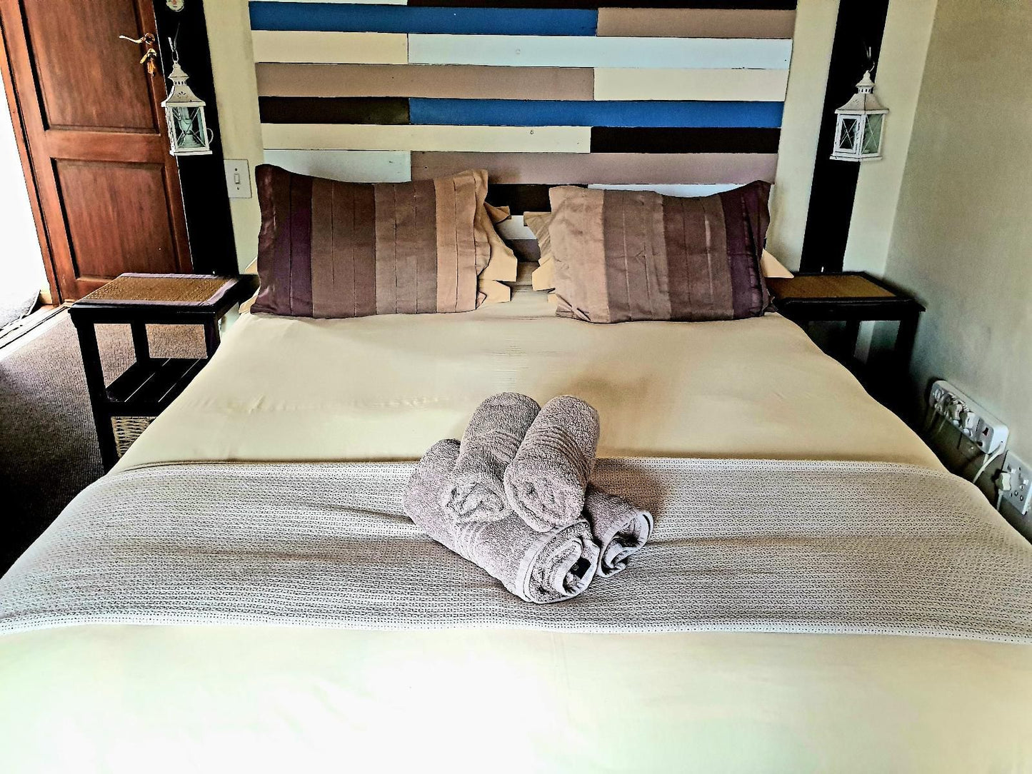 Breede River Lodge & Fishing Resort, Waterfront room 101, Bedroom, Foot, Body Part, Person