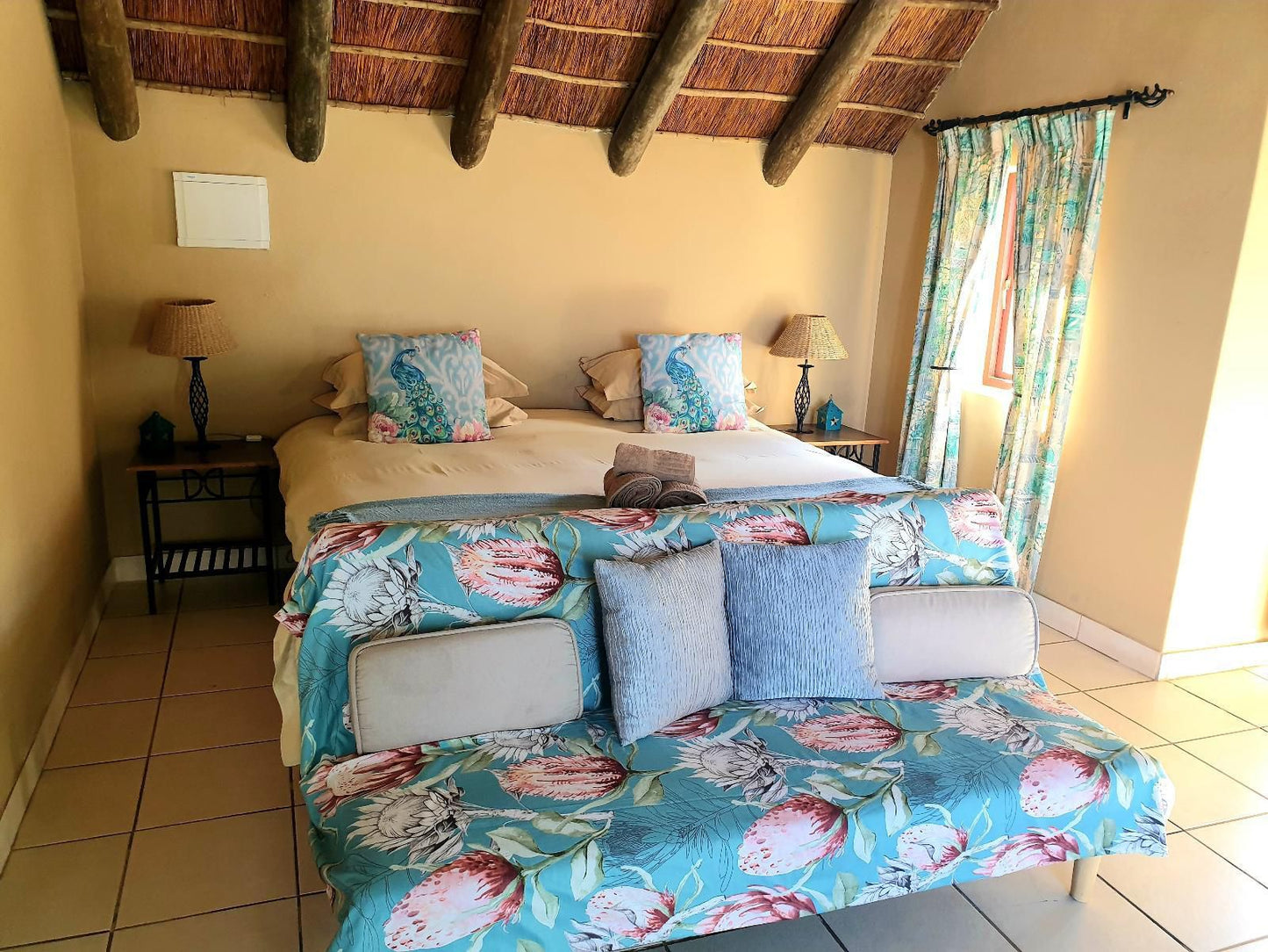 Breede River Lodge & Fishing Resort, Waterfront room 106, Bedroom