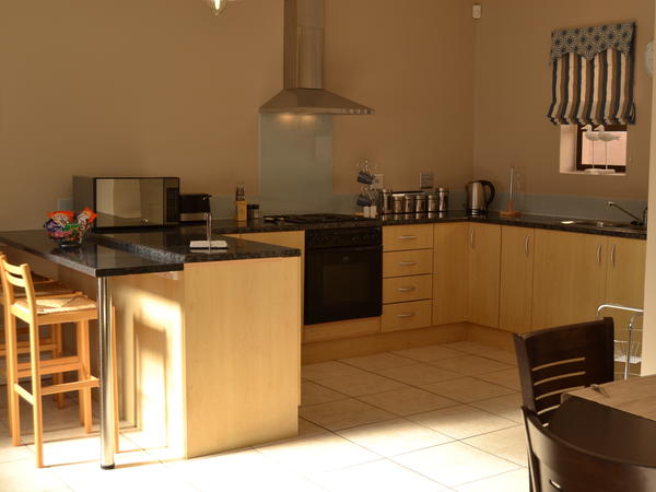 Caulfield Self Catering Apartment @ Brighton Lodge