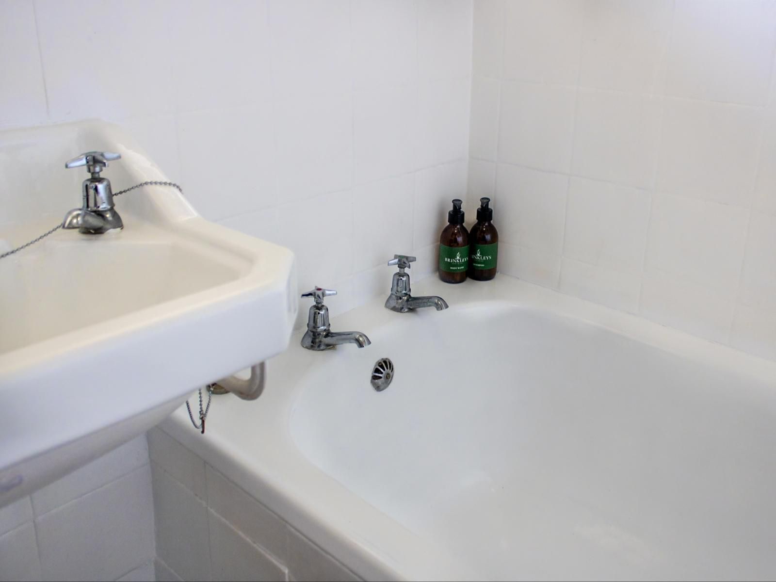 Brinkleys River Village, Twin Room - Bath, Bathroom