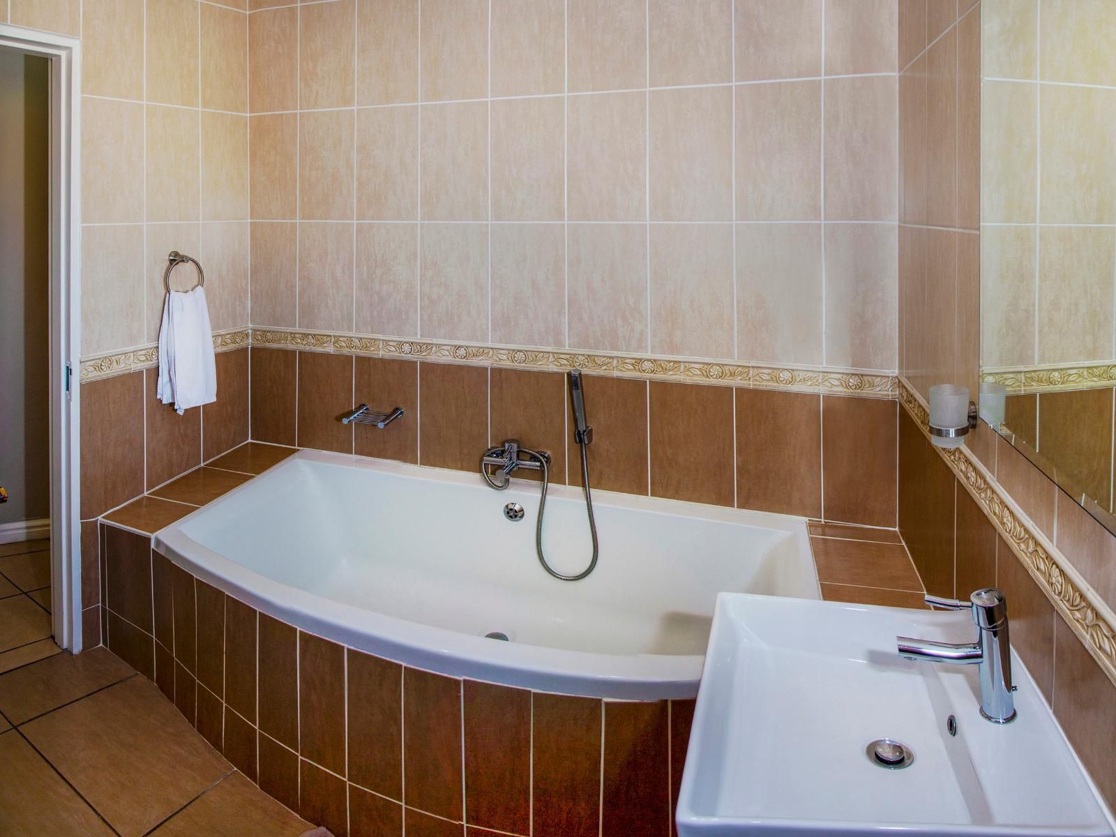 Bro Homes And Villas Parsons Vlei Port Elizabeth Eastern Cape South Africa Bathroom