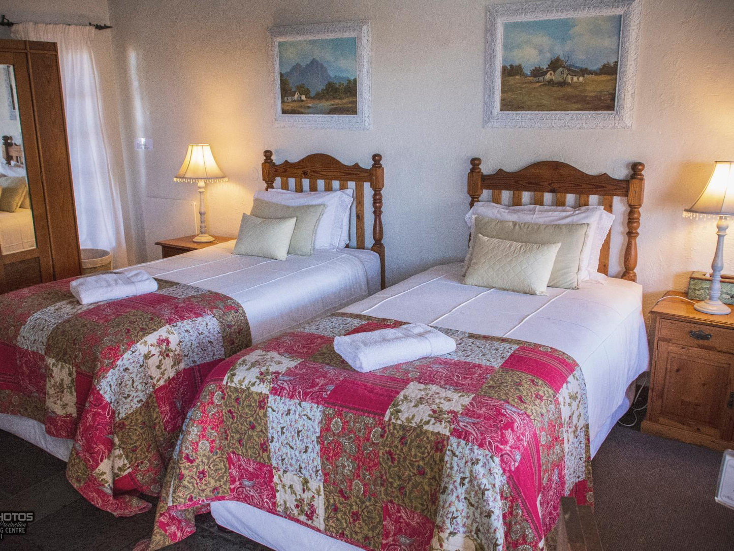 Standard Twin Room @ Bullers Rest Lodge