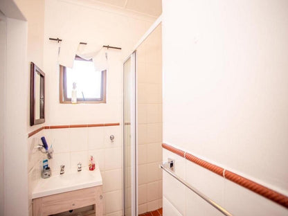 Busa Guest House Nahoon East London Eastern Cape South Africa Bright, Bathroom