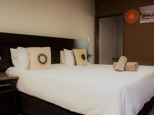 Self-Catering - Double Room @ Bush Inn Lodge