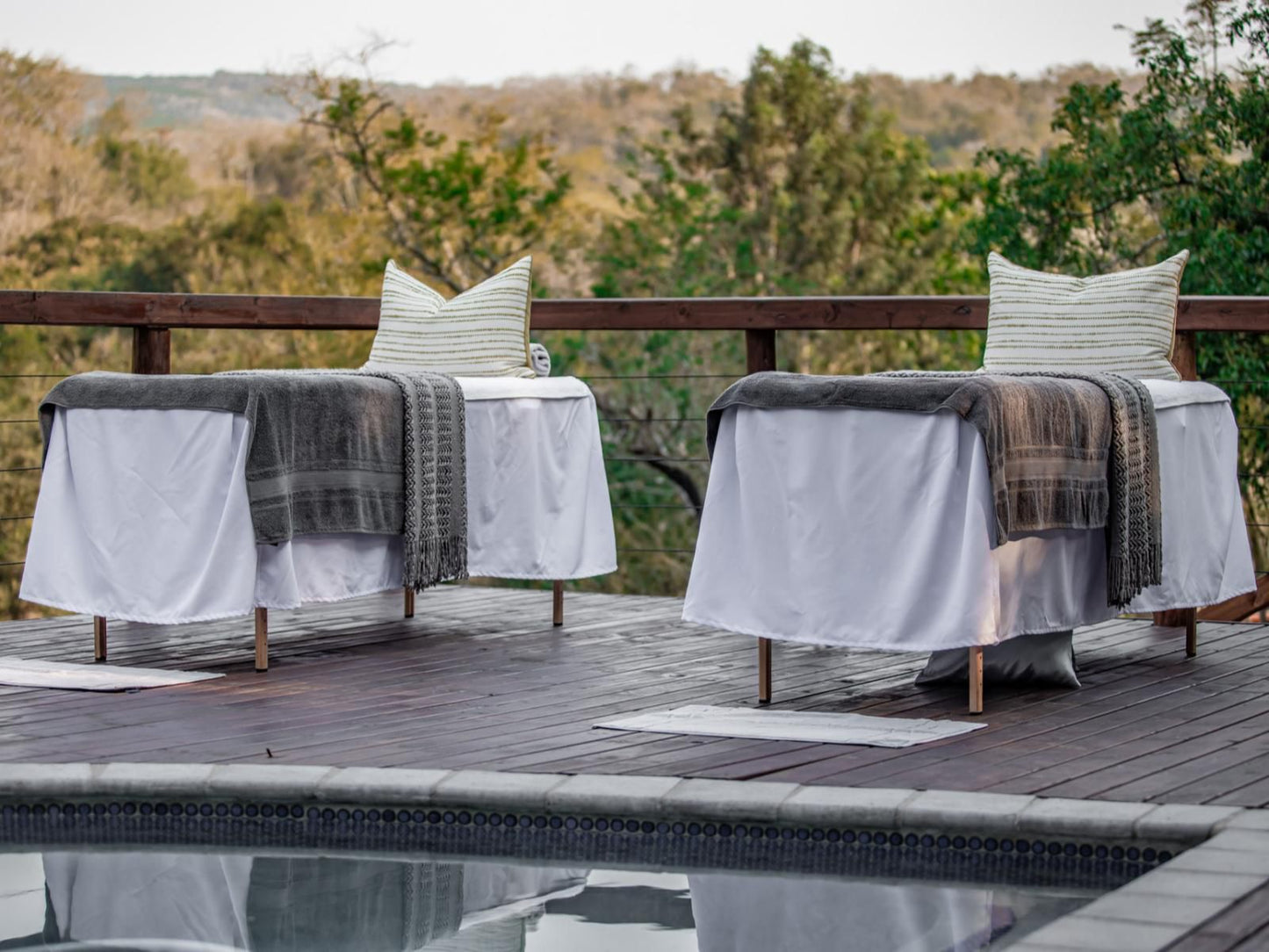 Bushbaby Valley Lodge, Swimming Pool