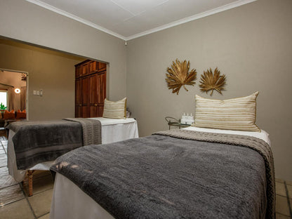 Bushbaby Valley Lodge, Sepia Tones, Bedroom