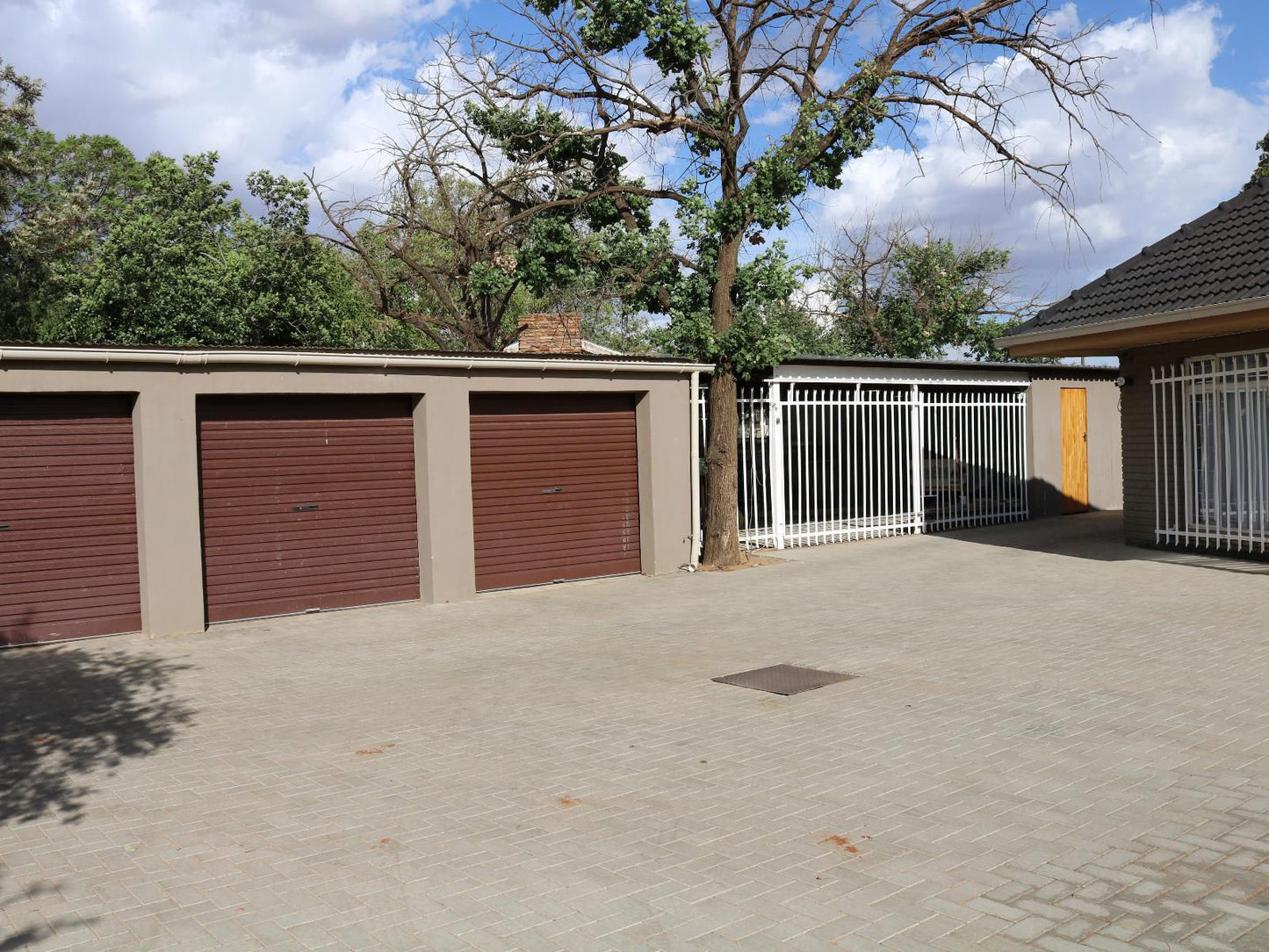 Caledon Overnight Rooms Hadison Park Kimberley Northern Cape South Africa Gate, Architecture, House, Building