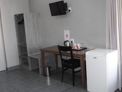 Calvinia Hotel By Country Hotels, Bathroom