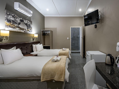 Calvinia Hotel By Country Hotels, Family Rooms 3 Sleeper, Bedroom