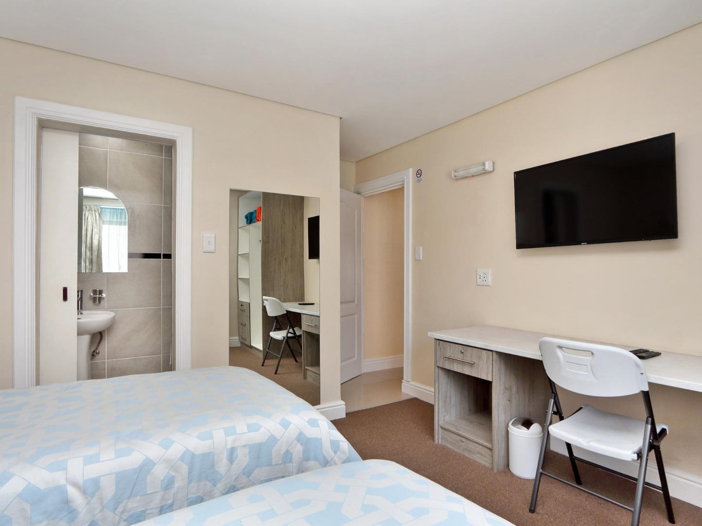 Family Apartment @ Camdene Guest House