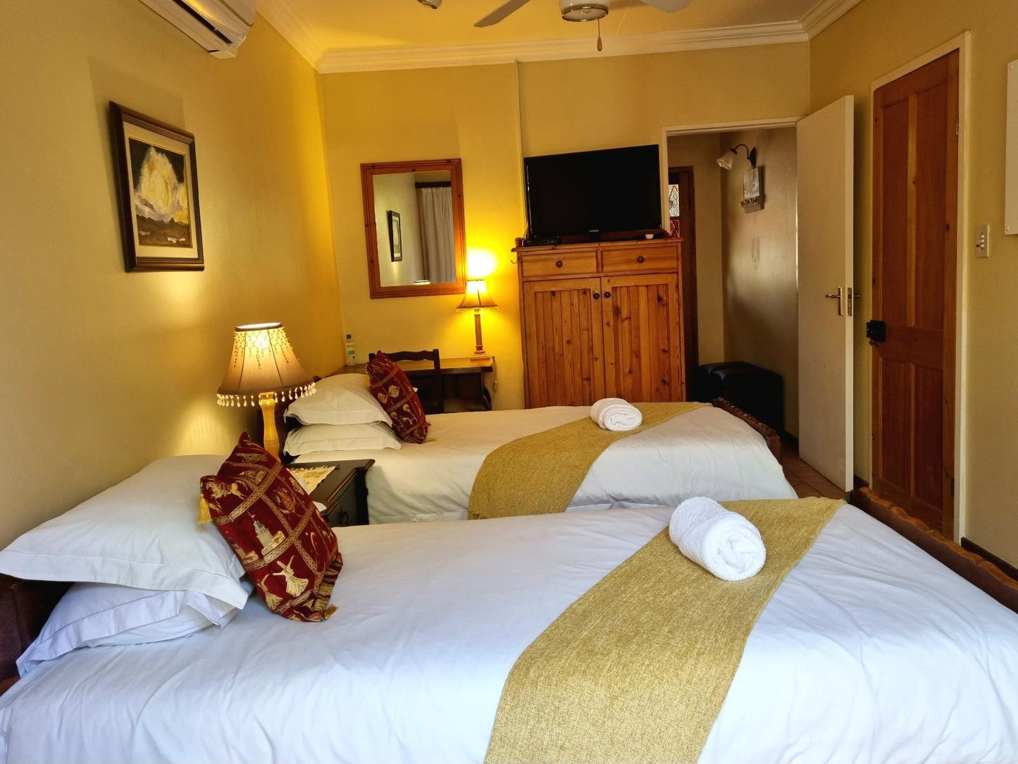 Twin room with patio @ Camelia Guest House