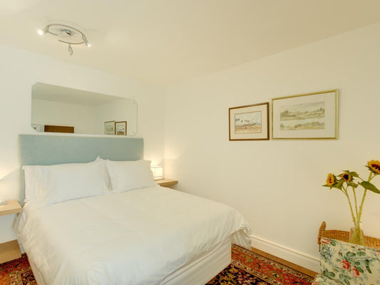 COZY AND COMFORTABLE SUITE @ Camps Bay Self-Catering