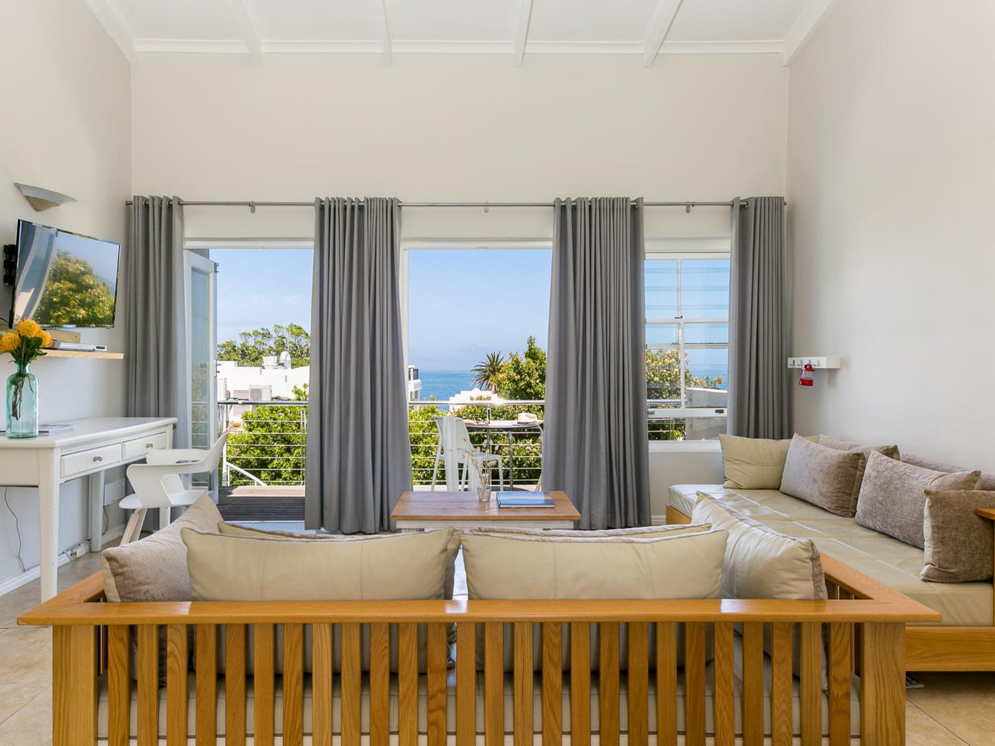 Sea View - Beach Studios @ Camps Bay Village