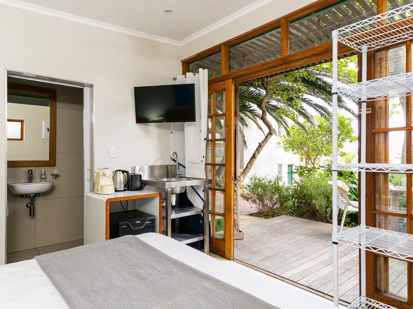 Standard Studio - Stone Cottage @ Camps Bay Village