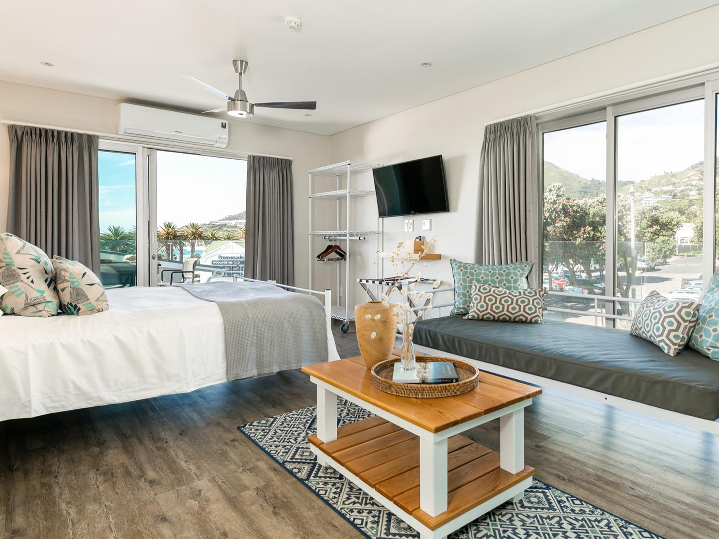 Studio - Beach Views Apartments @ Camps Bay Village