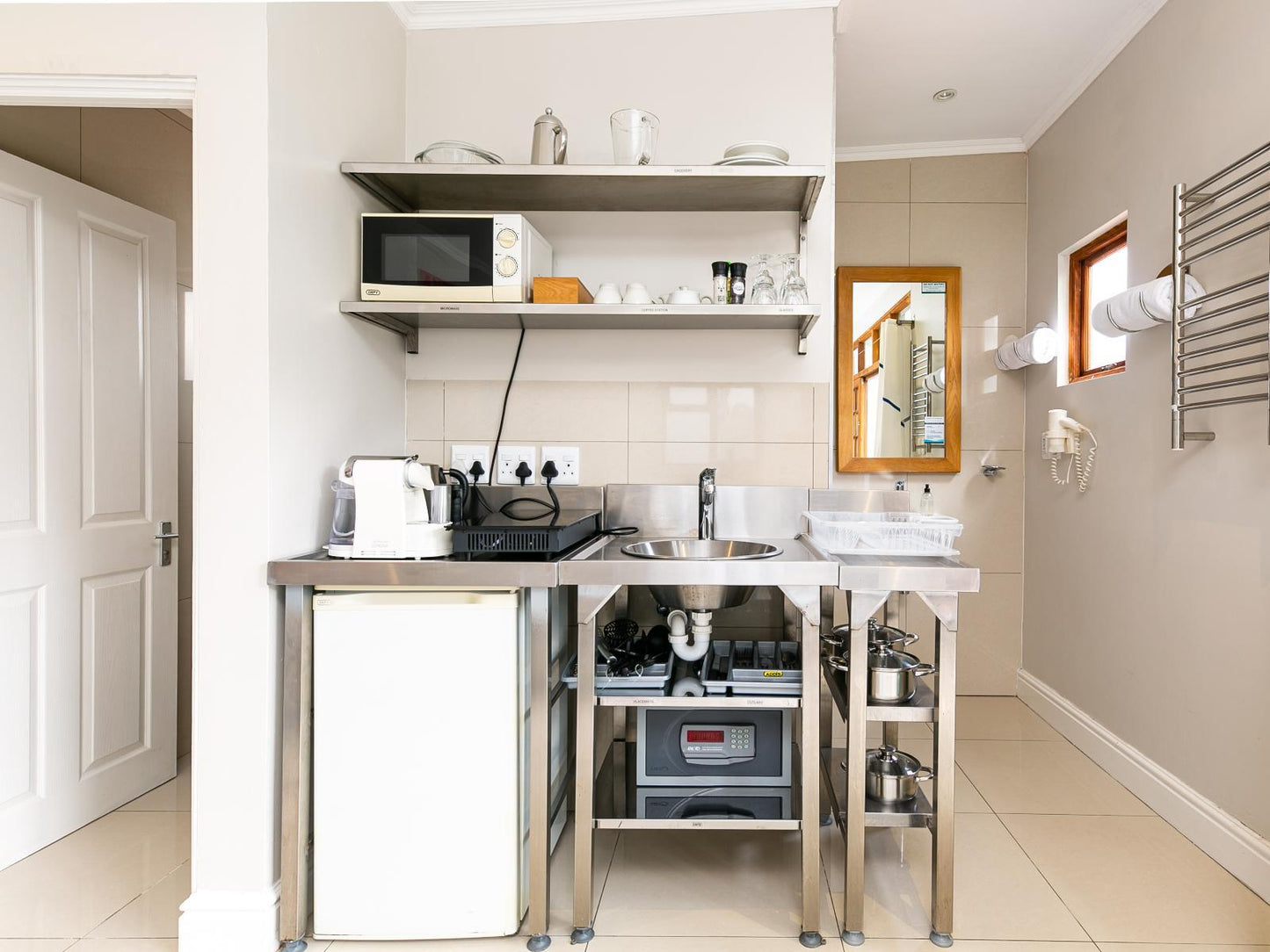 Superior Studio- Stone Cottage @ Camps Bay Village