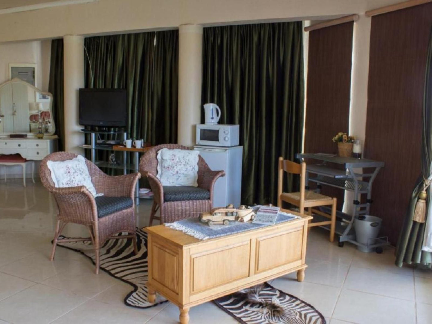 Candilabra Guesthouse Komatipoort Mpumalanga South Africa Living Room