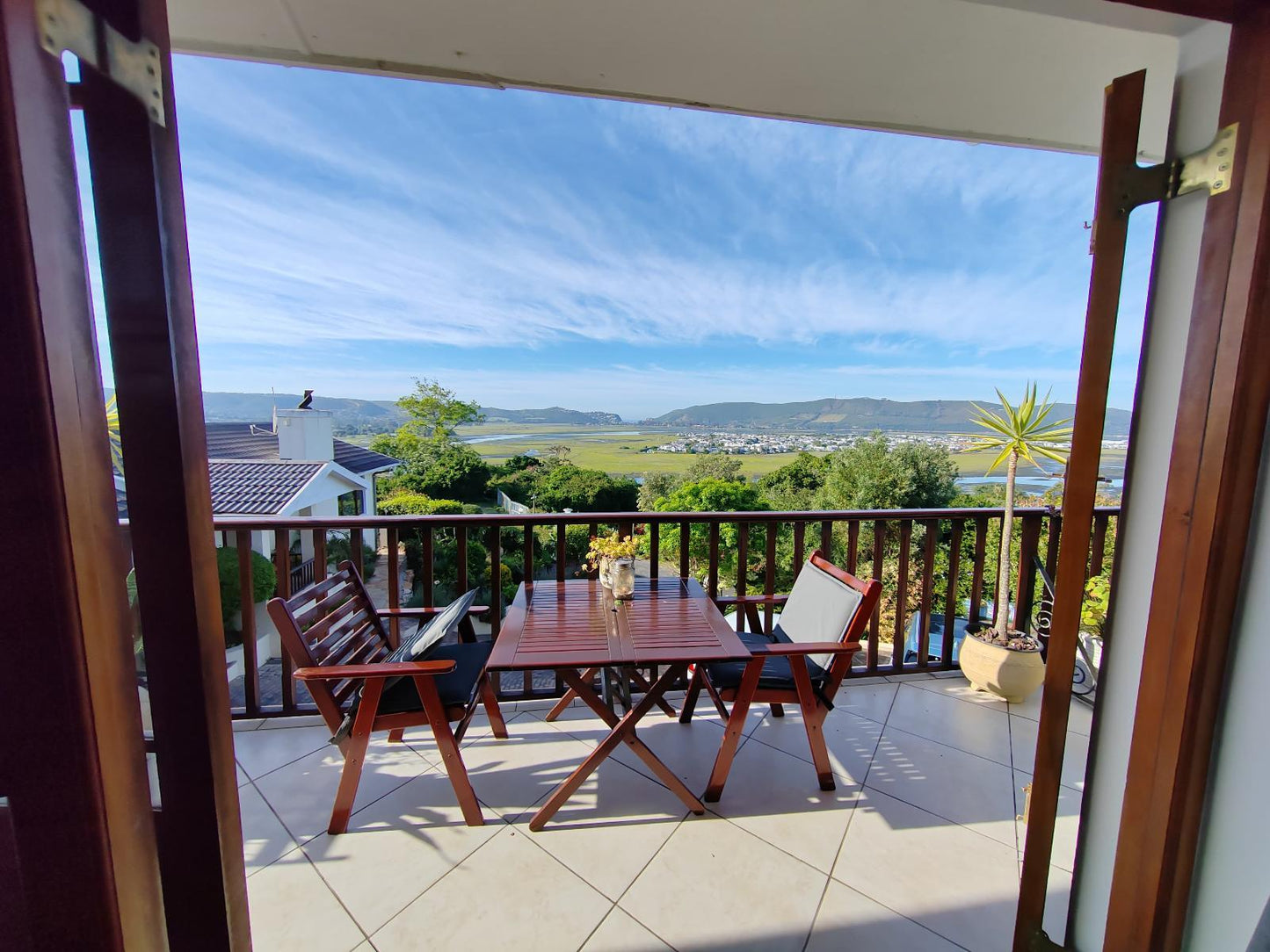 Sea - Luxury Balcony Double Room @ Candlewood Lodge