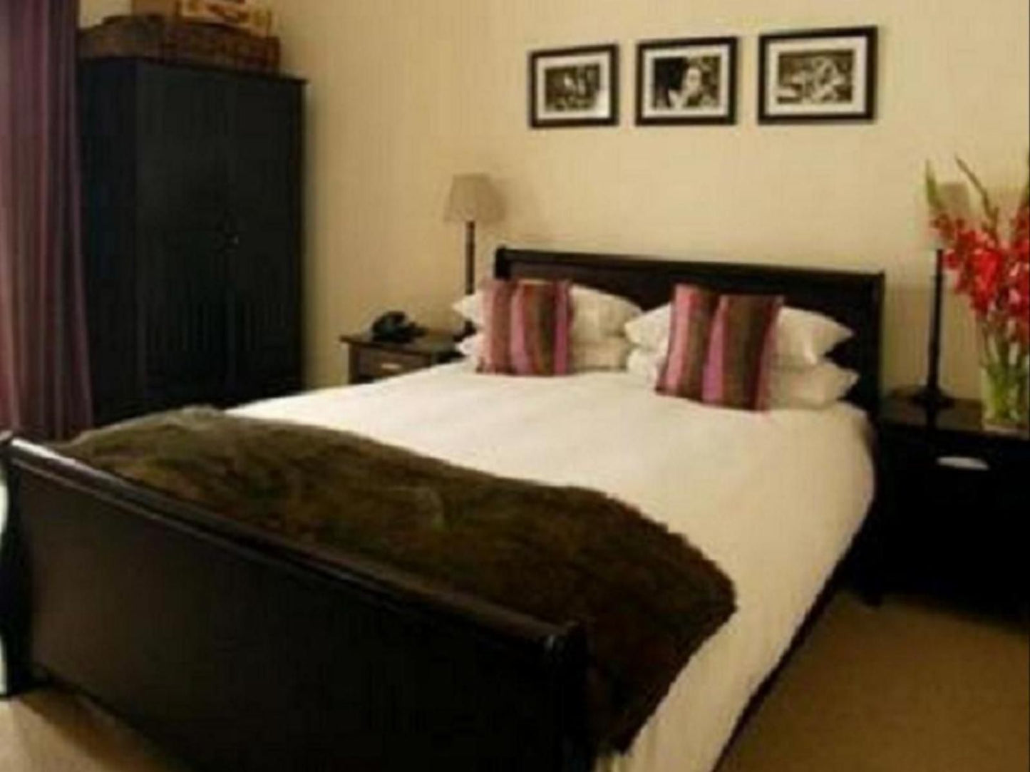 Cape Riviera Guesthouse, Luxury room (takes 3 people), Bedroom