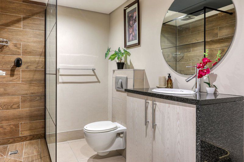 Authentic Cape Town Apartment In De Waterkant De Waterkant Cape Town Western Cape South Africa Bathroom