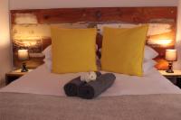 Double Room with Private Bathroom-Room 2 @ Carmel Cottages