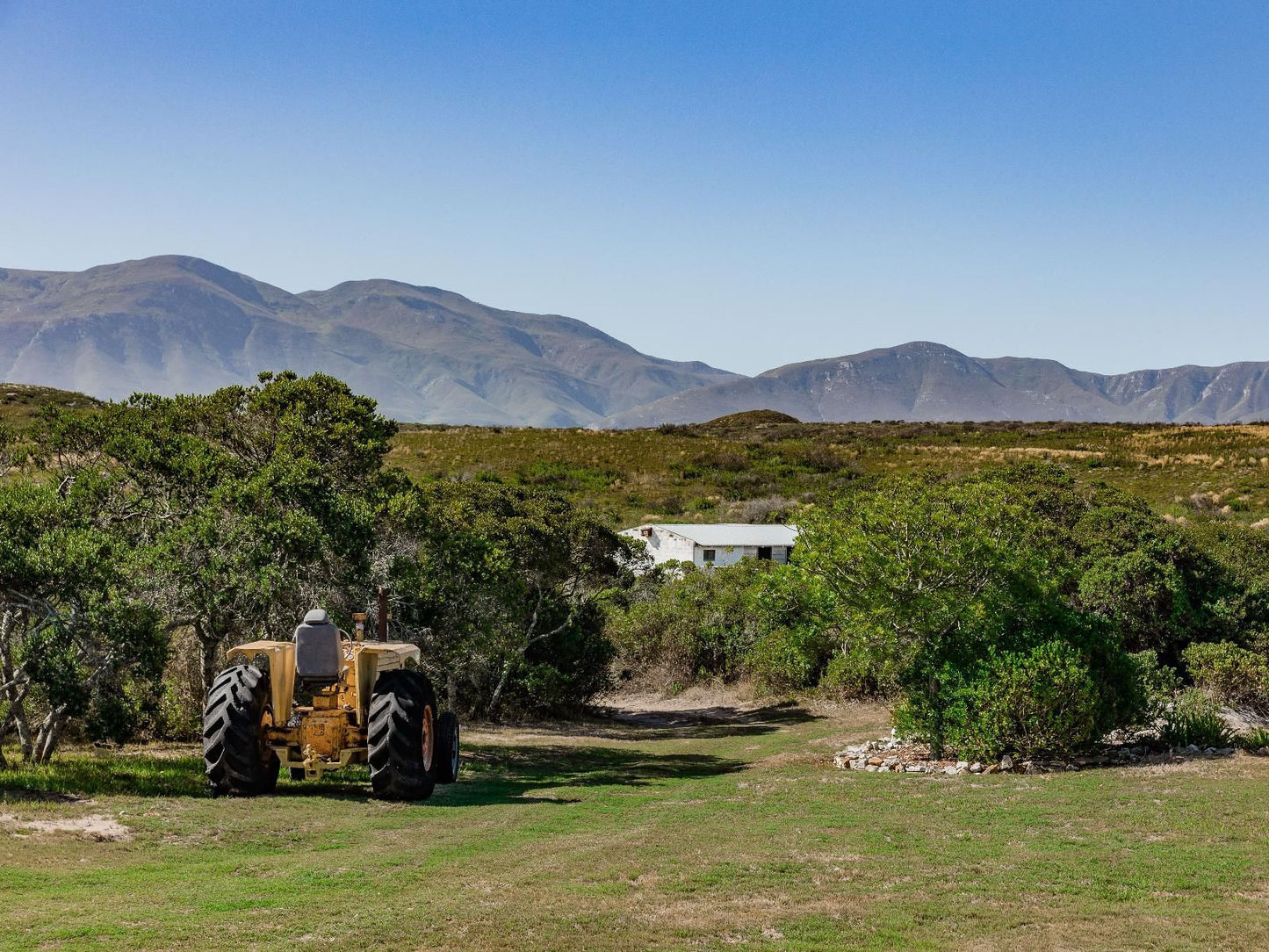 Casa D'Italo, Field, Nature, Agriculture, Tractor, Vehicle, Desert, Sand