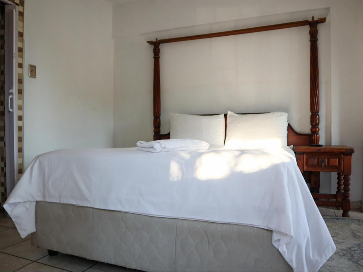 Casa Palmeira Guesthouse, Room 1, Bedroom