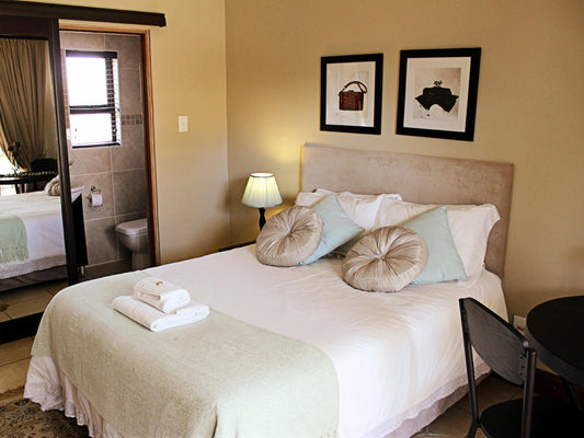 Room 4 Standard Single room En-suite @ Casa Flora