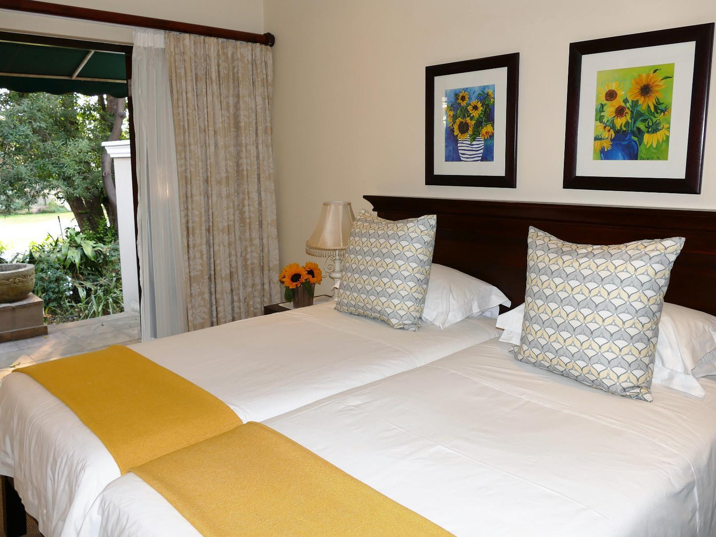 Twin Room @ 174 Premier Guest House