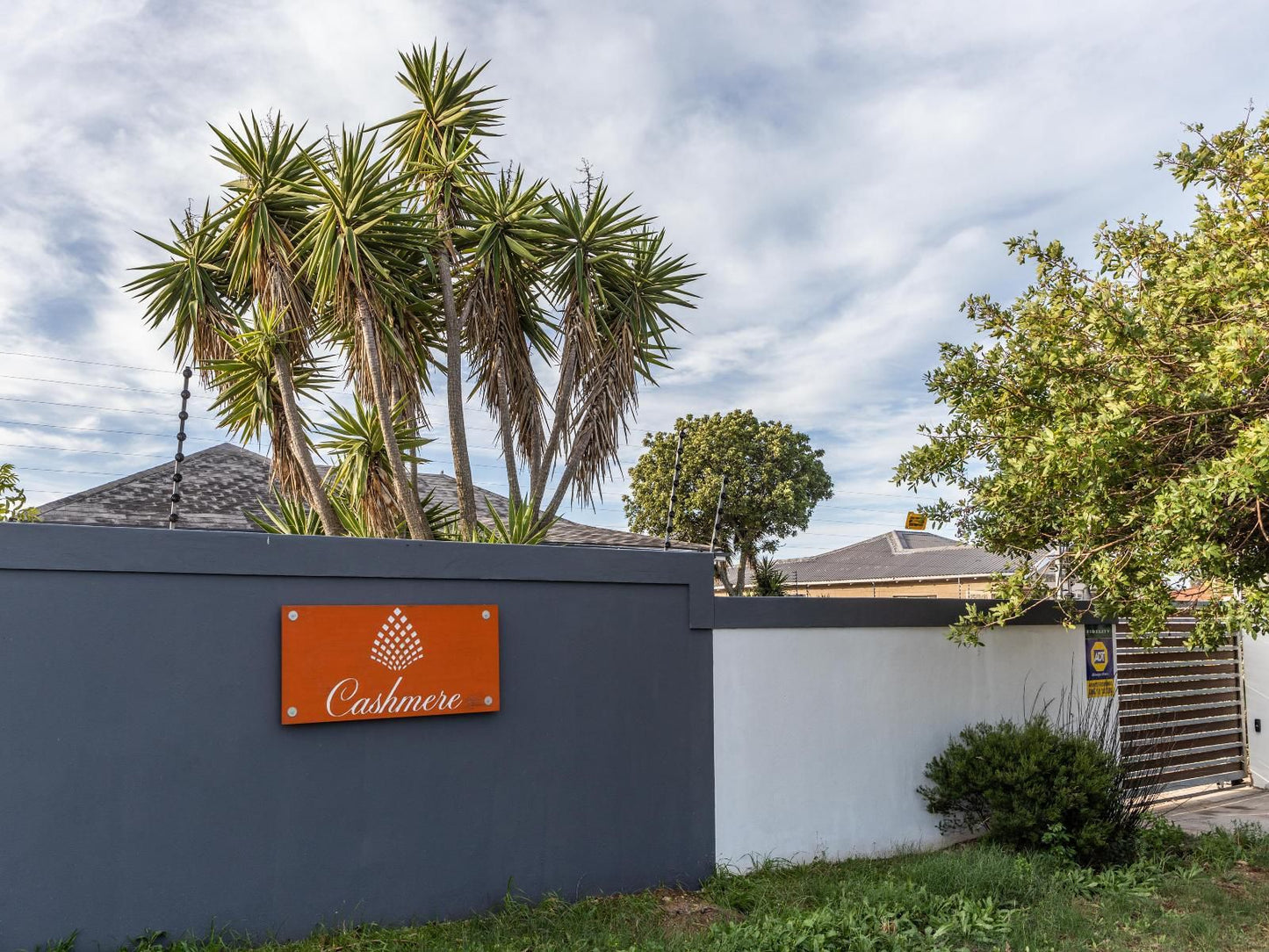 Cashmere Suites Cotswold Port Elizabeth Eastern Cape South Africa House, Building, Architecture, Palm Tree, Plant, Nature, Wood, Sign