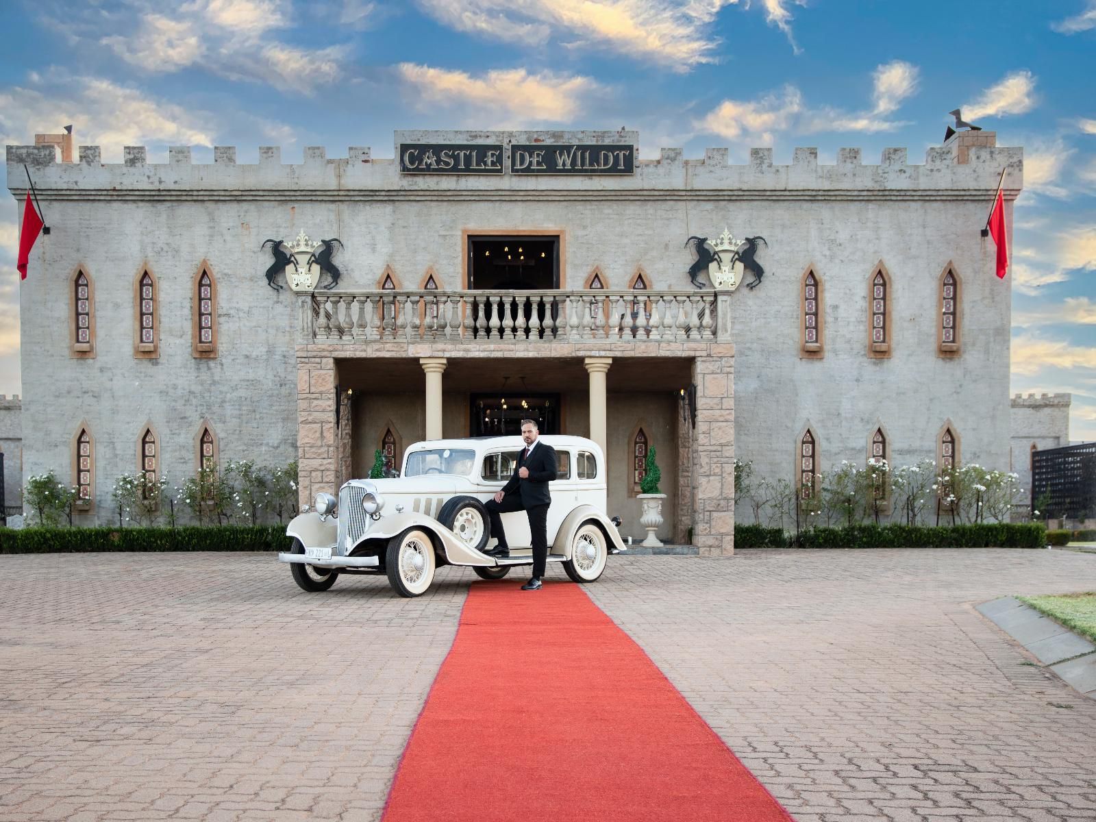 Castle De Wildt, Bride, Person, Female, Car, Vehicle, Bridal Couple, Wedding, Castle, Building, Architecture, City Gate, City