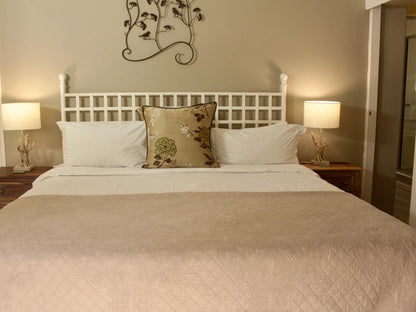 Cathkin Cottage B&B, Twin Room, Sepia Tones, Bedroom