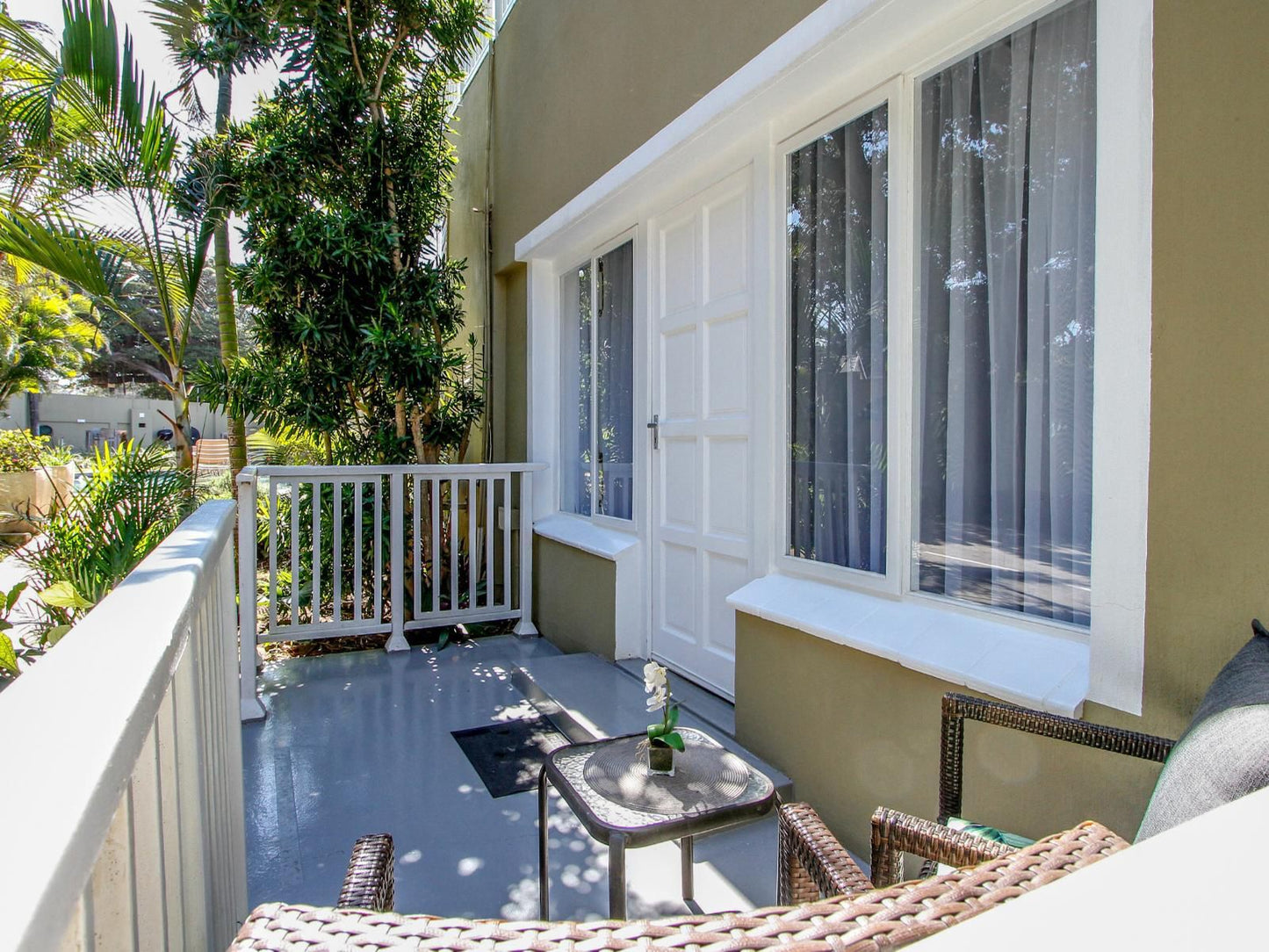 Caza Beach Guesthouse Umhlanga Rocks Umhlanga Kwazulu Natal South Africa Balcony, Architecture, House, Building, Palm Tree, Plant, Nature, Wood, Garden, Living Room