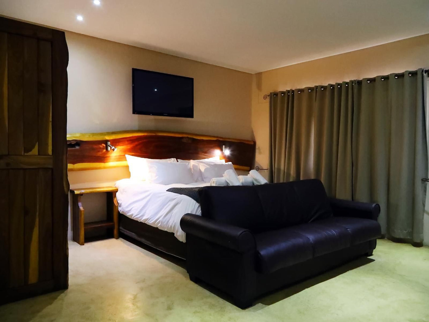 C'Est Si Bon Hotel, Luxury Family Suite, Bedroom