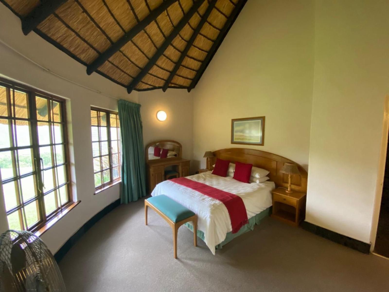 Champagne Lane Resort, 8-Sleeper Family Chalet with Loft, Bedroom