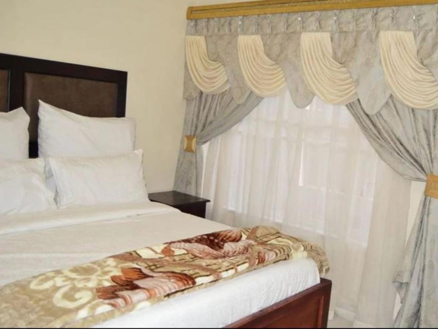 Deluxe Double Room @ Channel View Lodge