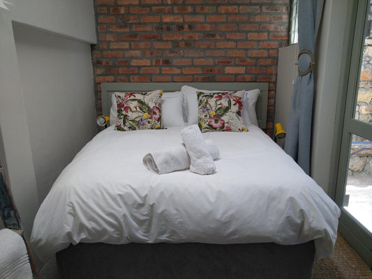 Basic Single Room @ Chartfield Guest House