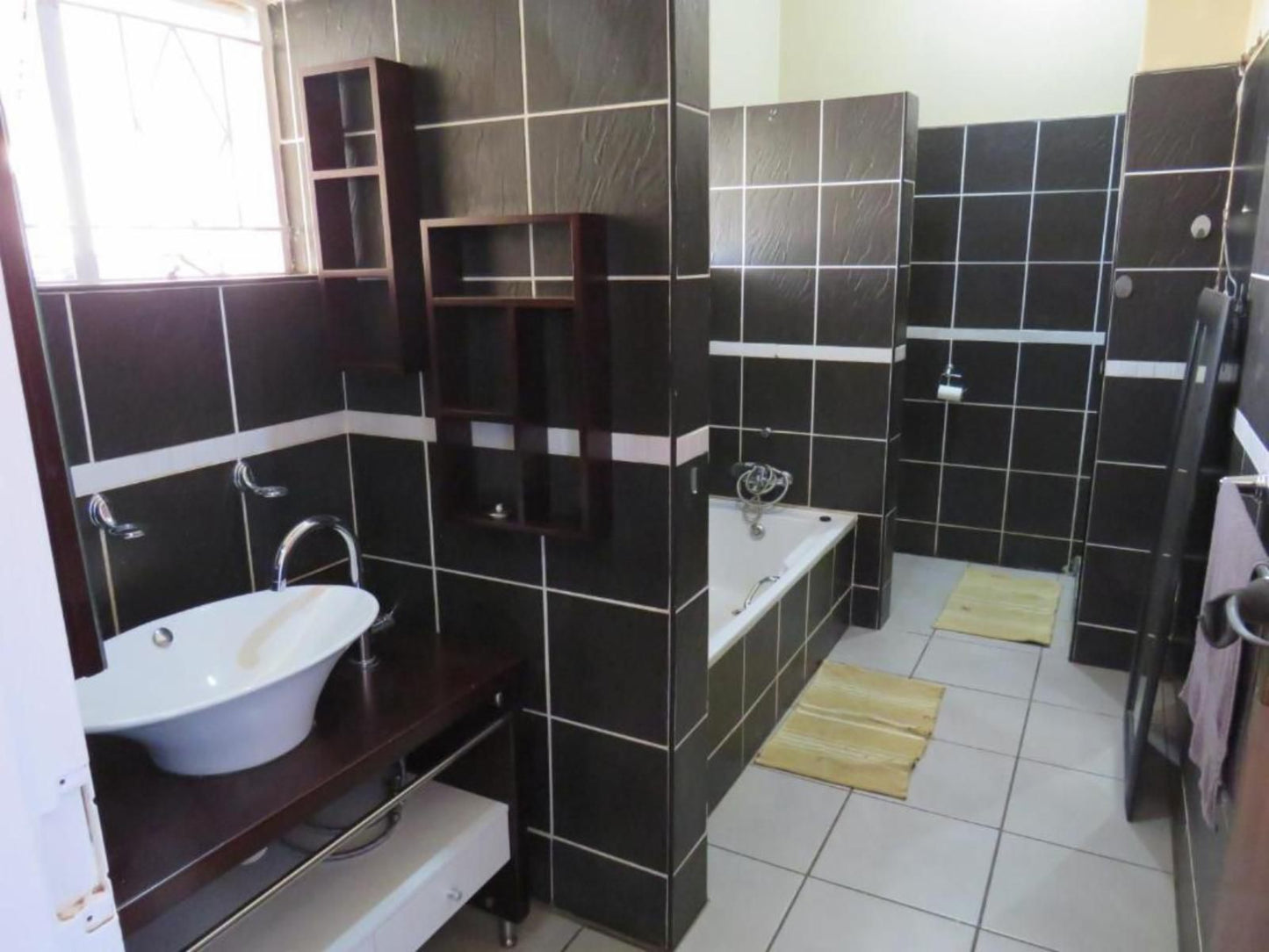 Chill Inn Barberton Barberton Mpumalanga South Africa Unsaturated, Bathroom