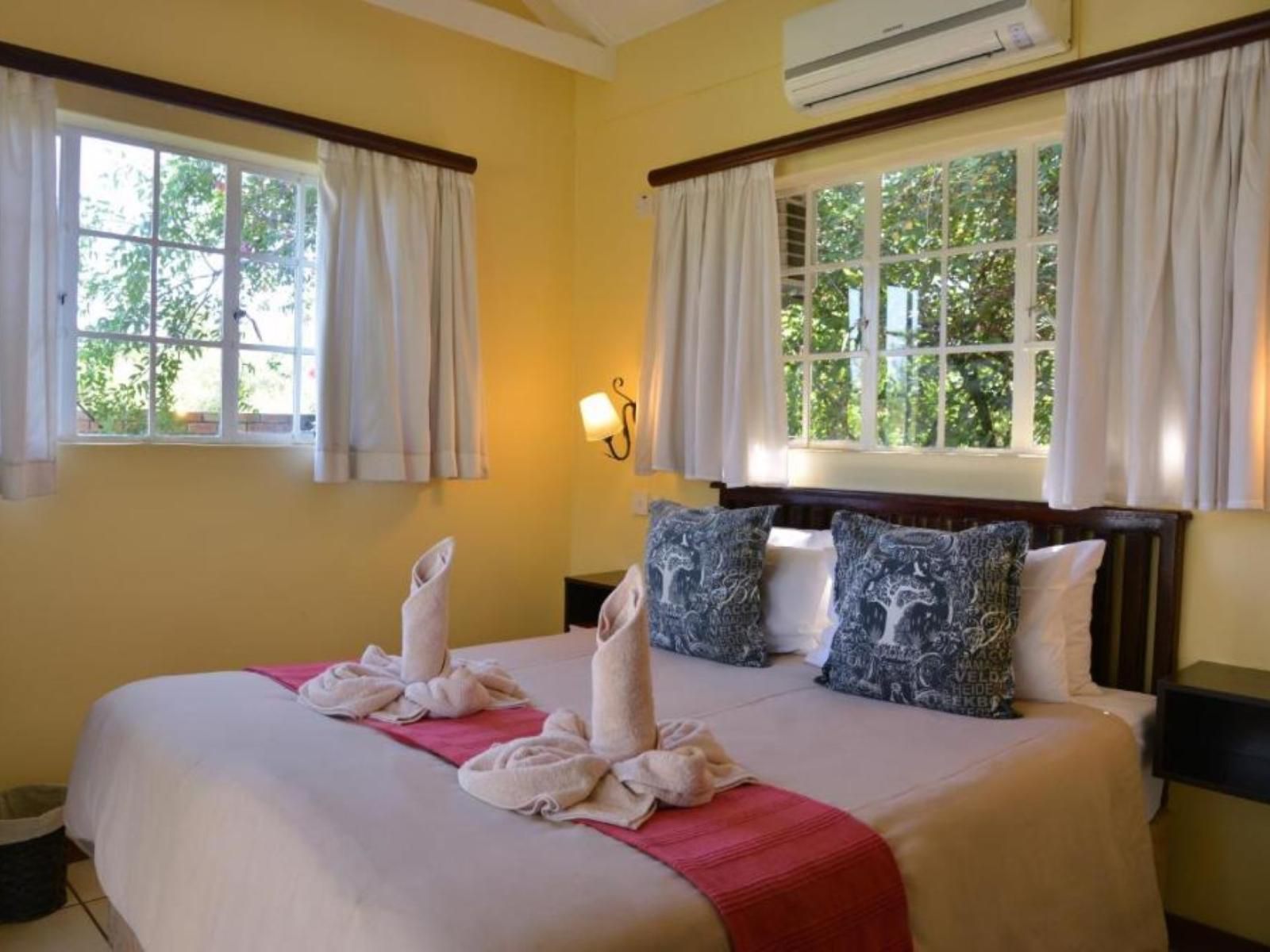 Chobe River Cottages, Self catering cottage double room, Bedroom